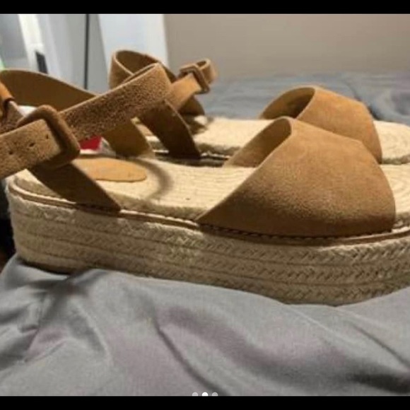 Sandals - Picture 2 of 2